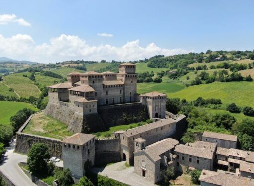 Benvenuti a Langhirano, nel Granducato di Re Prosciutto